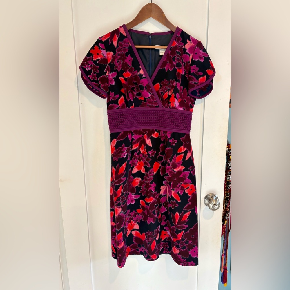 Peter Nygaard Floral Sheath Dress Sz 6 Crochet Waist Purple Navy  Tulip Sleeves